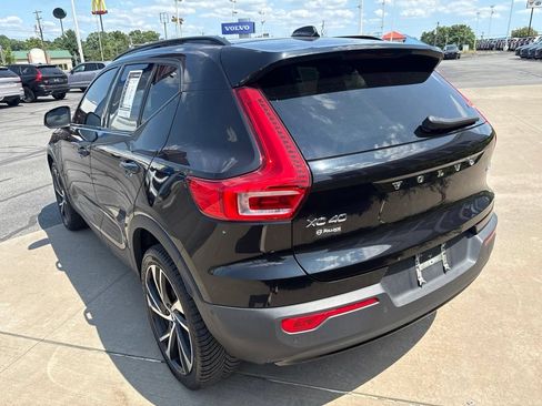 Used 2022 Volvo XC40 T5 R-Design w/ Advanced Package AWD/4WD image 8
