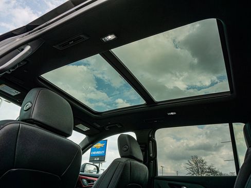 New 2026 Chevrolet Traverse Z71 w/ Driver Confidence Package image 55