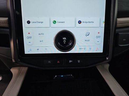 Used 2023 Ford Expedition Platinum image 28