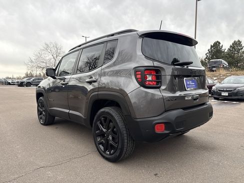 Used 2018 Jeep Renegade Altitude image 5
