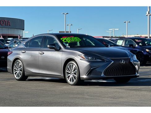 Used 2019 Lexus ES 350 image 2