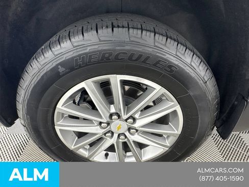 Used 2023 Chevrolet Traverse LT FWD image 21