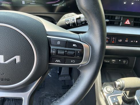 Used 2025 Kia Sportage EX FWD image 20