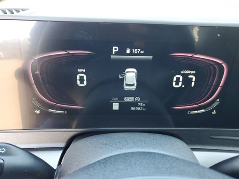 Used 2023 Kia Sportage EX image 32