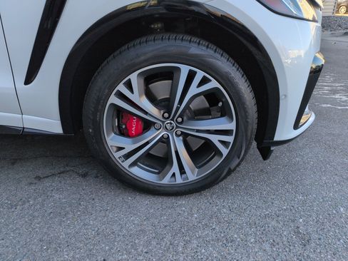 Used 2024 Jaguar F-PACE SVR image 33