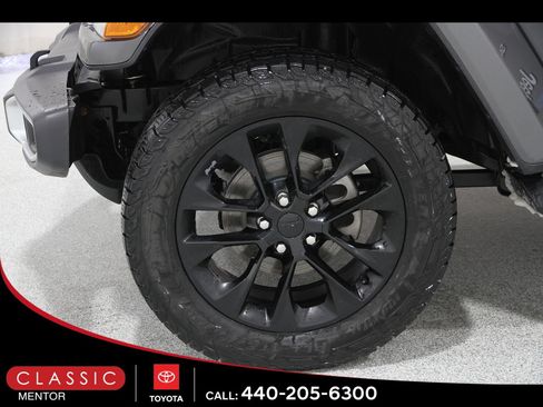 Used 2021 Jeep Wrangler Unlimited Sahara w/ Cold Weather Group image 26