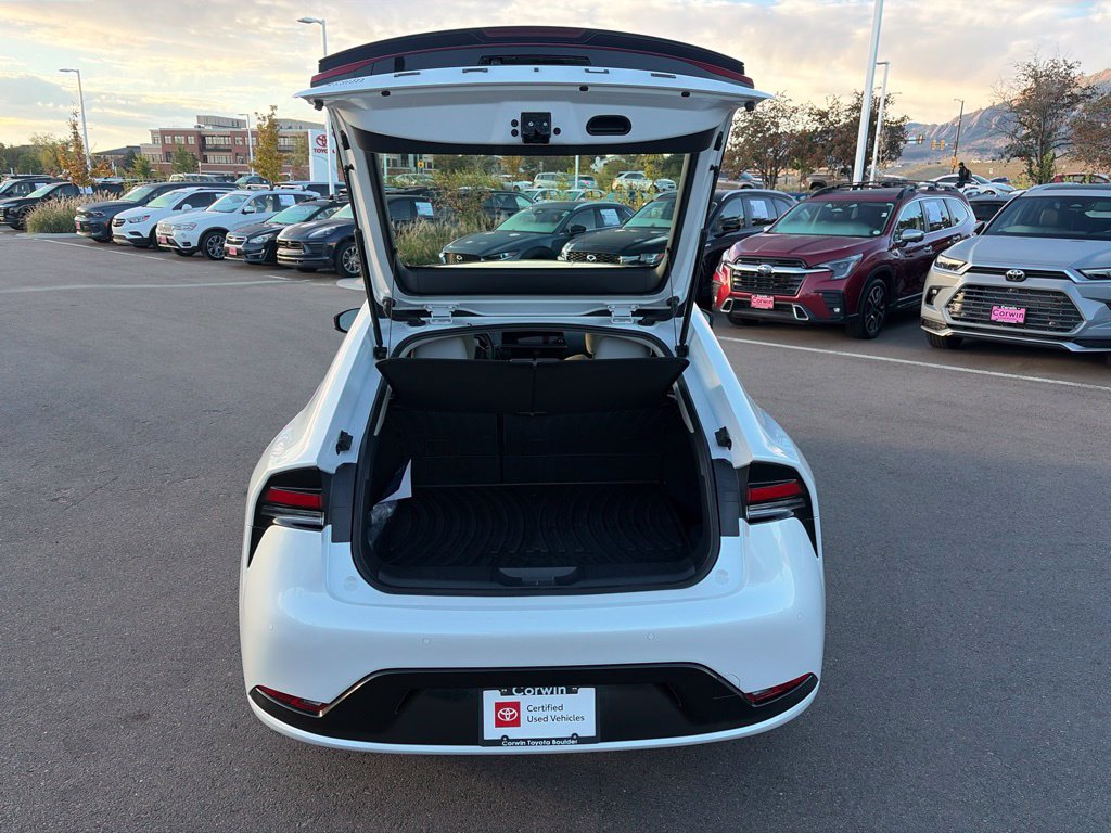 Used 2026 Toyota Prius XLE AWD/4WD image 17