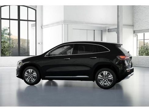 Used 2026 Mercedes-Benz GLA 250 4MATIC image 32