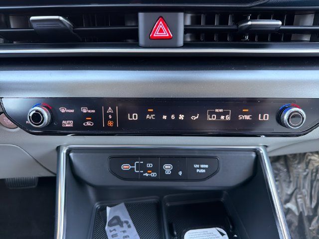 New 2027 Kia Carnival SX w/ Dark Edition Package FWD image 14