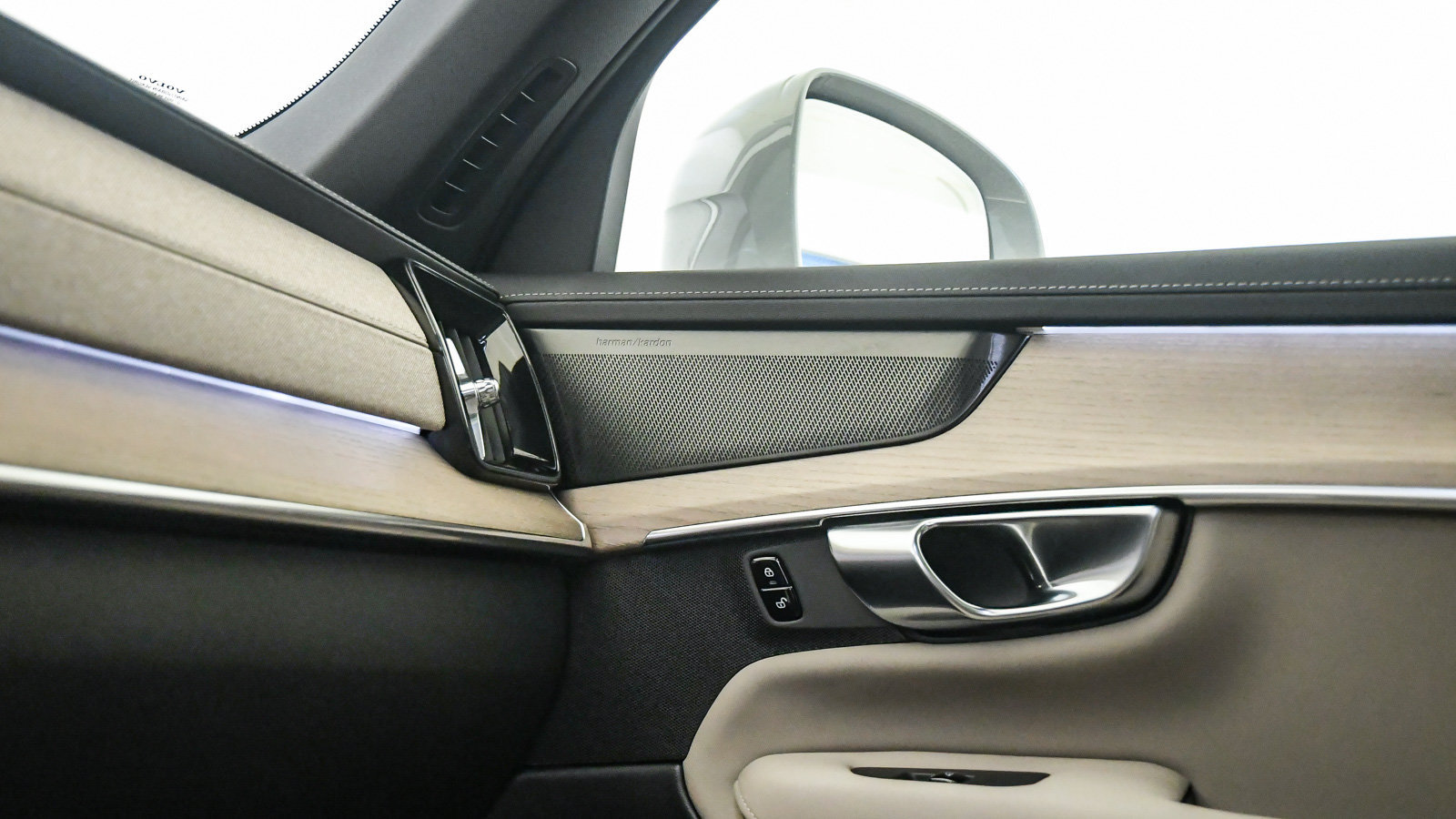 Certified 2026 Volvo XC90 B6 Plus AWD/4WD image 22