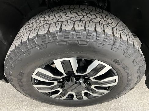 Used 2025 GMC Sierra 2500 Denali Ultimate AWD/4WD image 12
