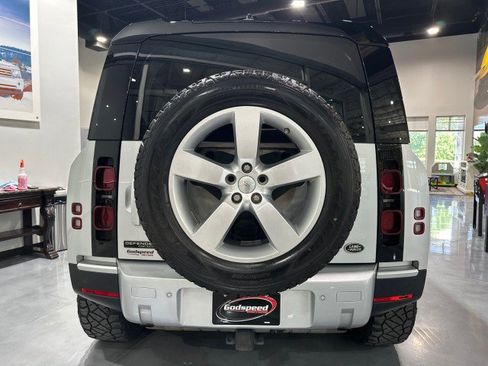 Used 2020 Land Rover Defender 110 First Edition AWD/4WD image 34