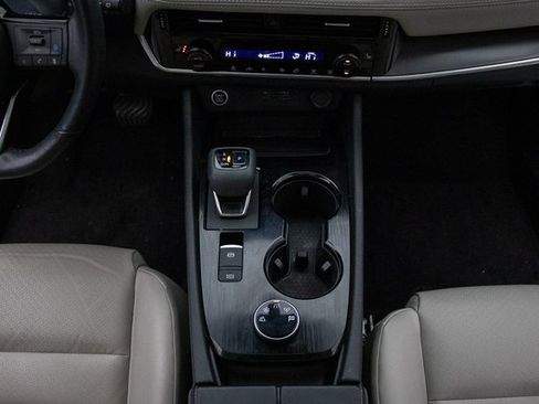 Used 2023 Nissan Rogue SV w/ SV Premium Package image 23