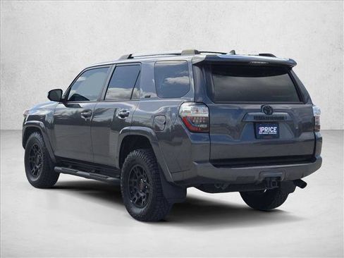 Used 2022 Toyota 4Runner SR5 Premium w/ Moonroof Package RWD image 8