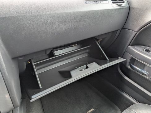 Used 2013 Dodge Challenger R/T image 27