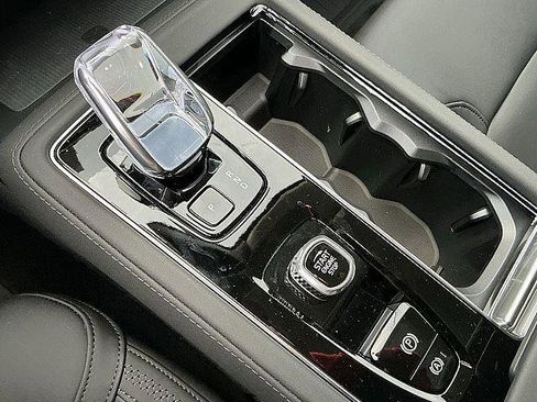New 2026 Volvo XC90 B5 Plus w/ Protection Package AWD/4WD image 18