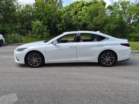 Used 2023 Lexus ES 350 w/ Premium Package FWD image 5