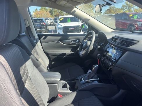 Used 2017 Nissan Rogue S image 14