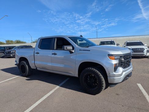 Used 2022 Chevrolet Silverado 1500 Custom w/ LPO, Dark Essentials Package image 6