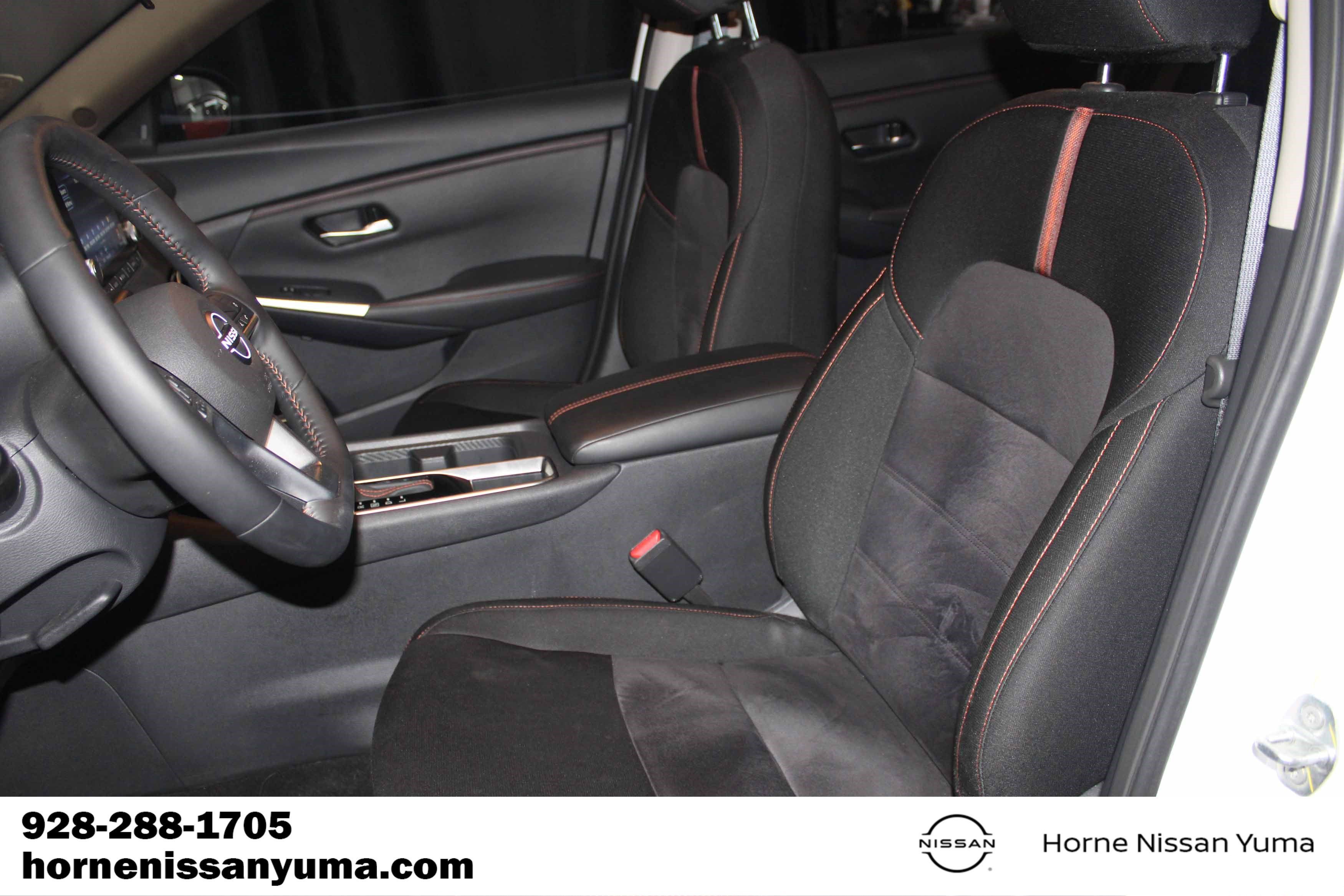 Certified 2025 Nissan Sentra SR FWD image 4