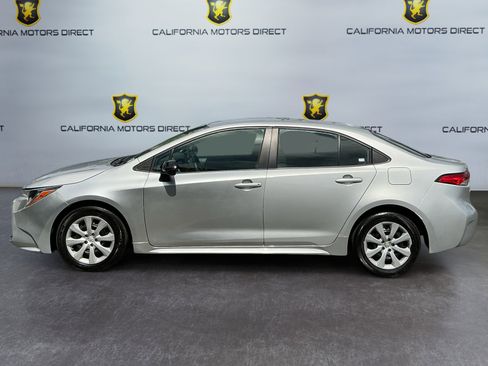 Used 2024 Toyota Corolla LE image 2