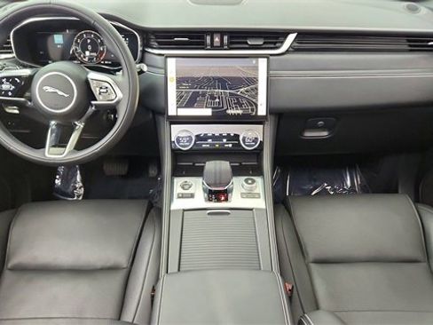 Used 2025 Jaguar F-PACE R-Dynamic S image 18