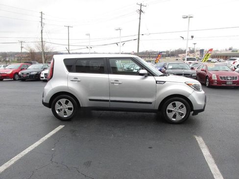 Used 2015 Kia Soul FWD image 6