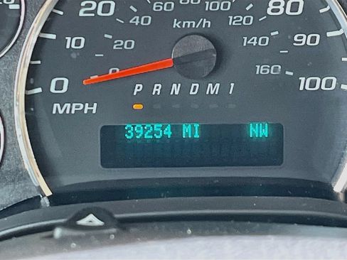 Used 2024 Chevrolet Express 2500 w/ Driver Convenience Package RWD image 12