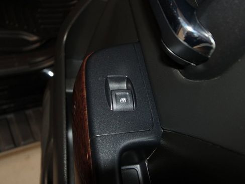 Used 2015 GMC Sierra 1500 SLT w/ Driver Alert Package image 30