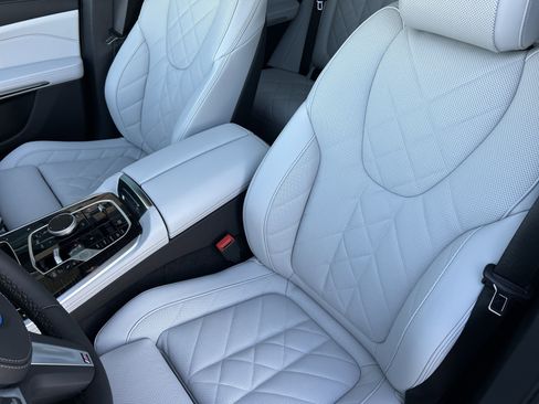 New 2026 BMW X5 xDrive50e w/ M Sport Package image 13