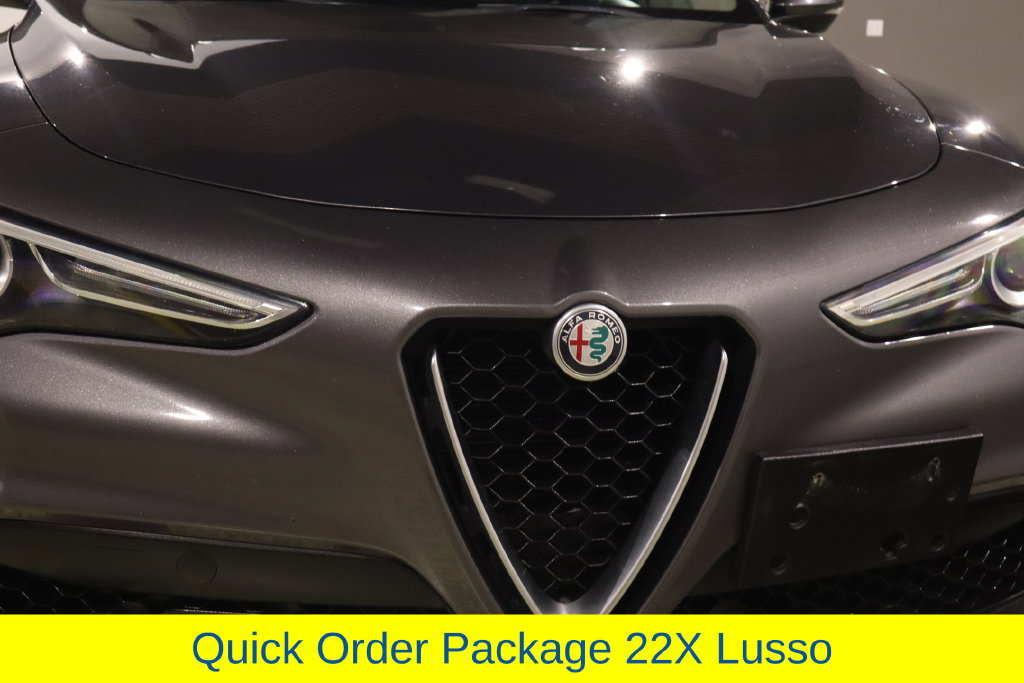 Used 2019 Alfa Romeo Stelvio Ti Lusso w/ Quick Order Package 22X Lusso AWD/4WD image 14