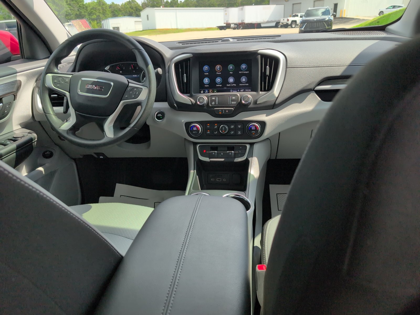 Used 2024 GMC Terrain SLE w/ Driver Convenience Package FWD image 16