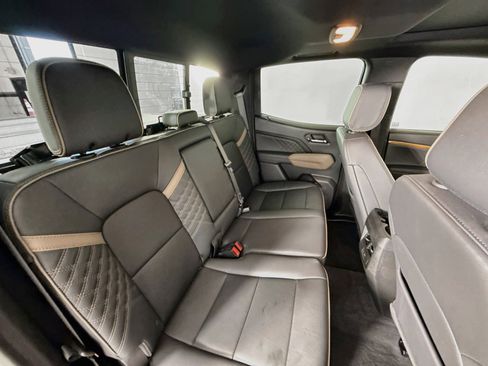 Used 2024 GMC Canyon Denali AWD/4WD image 25