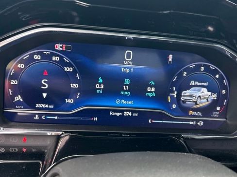 Used 2024 Chevrolet Silverado 1500 LT AWD/4WD image 9