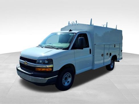 New 2026 Chevrolet Express 3500 w/ Power Convenience Package RWD image 4