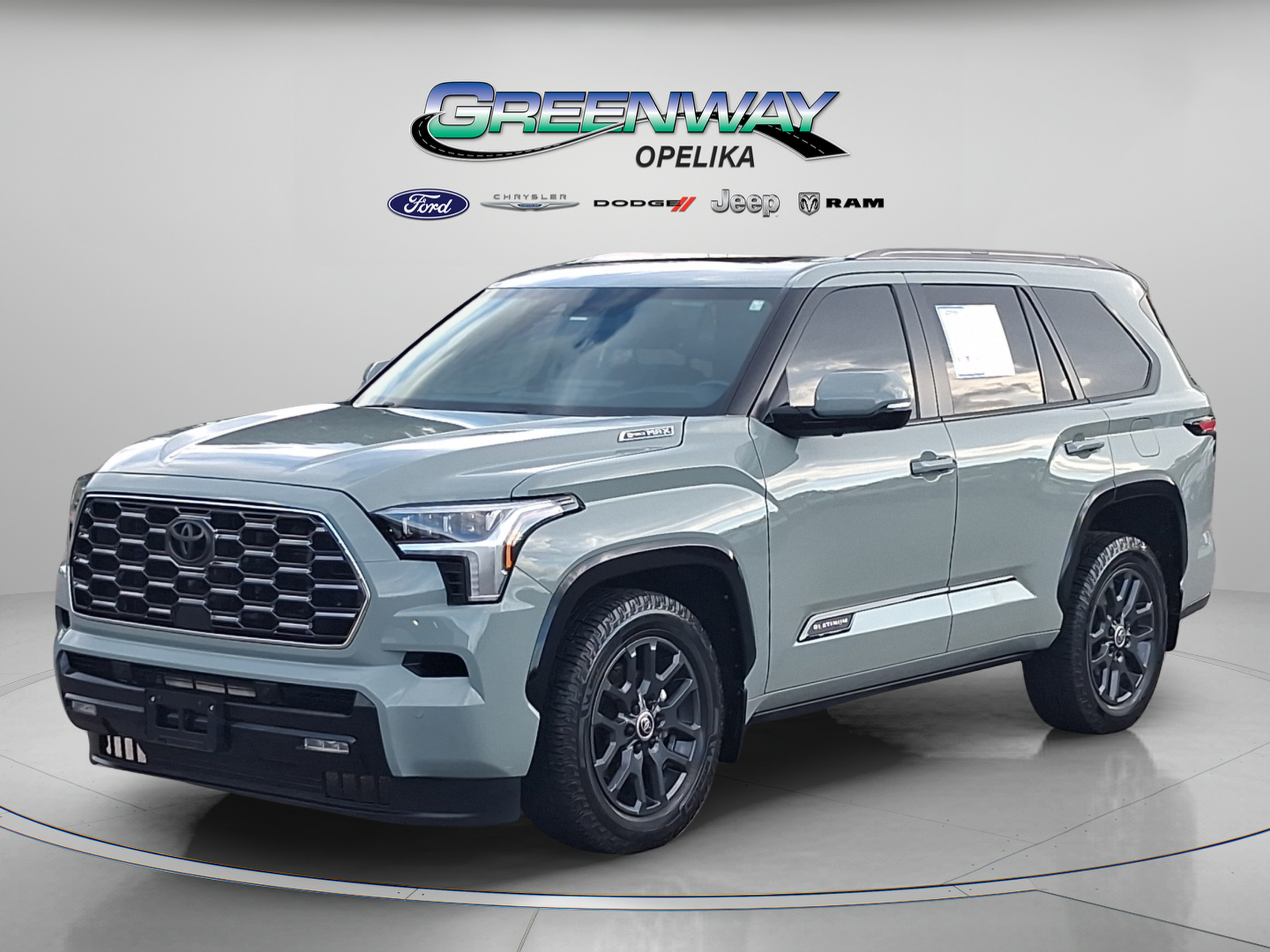 Used 2024 Toyota Sequoia Platinum RWD image 3