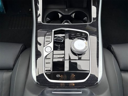 New 2026 BMW X5 M60i image 11
