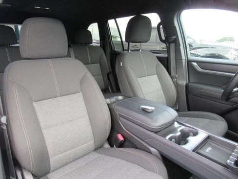 Certified 2025 GMC Acadia Elevation image 9