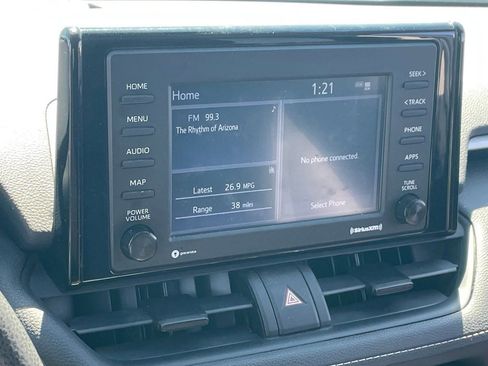 Used 2021 Toyota RAV4 LE image 10