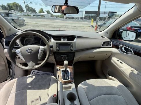 Used 2013 Nissan Sentra SL w/ Navigation Pkg FWD image 17
