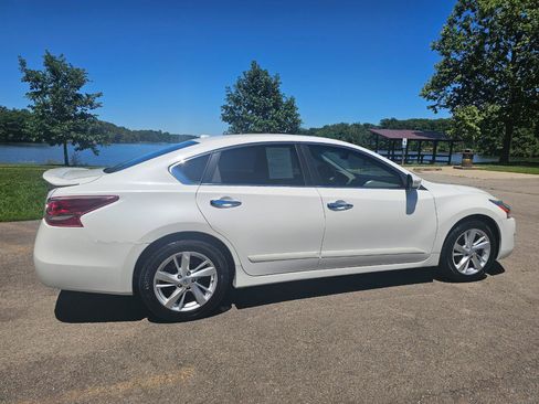Used 2013 Nissan Altima 2.5 SL w/ Technology Pkg FWD image 4