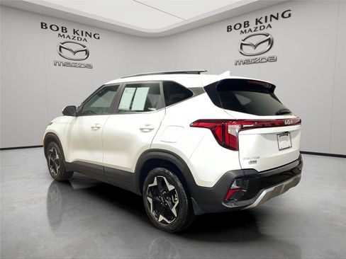 Used 2024 Kia Seltos EX FWD image 3