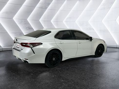 Used 2021 Toyota Camry XSE FWD image 4