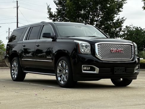 Used 2015 GMC Yukon XL Denali w/ Touring Package RWD image 21