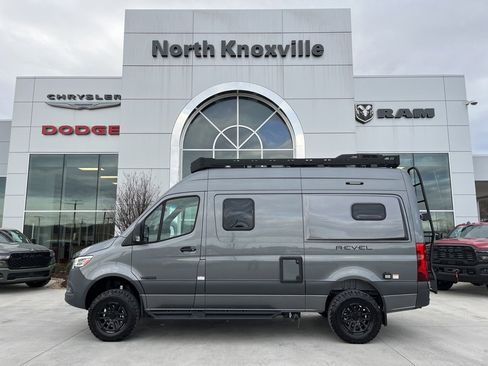 Used 2023 Mercedes-Benz Sprinter 144 Cargo image 2