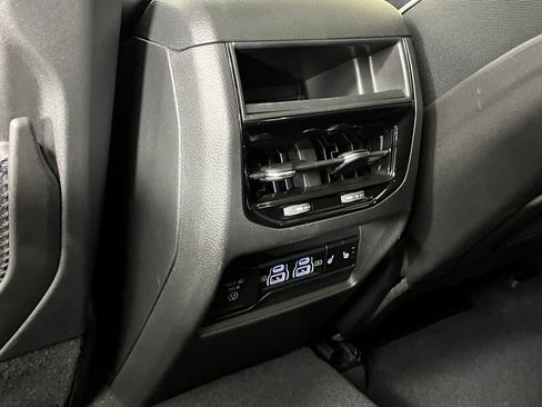 Used 2024 Jeep Grand Cherokee Limited w/ Black Appearance Package image 28