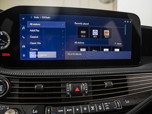 Used 2024 Lexus LS 500 F Sport w/ Dynamic Handling Package RWD image 16