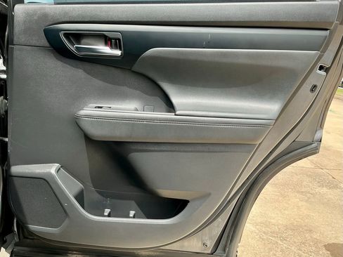 Used 2022 Toyota Highlander XSE image 26