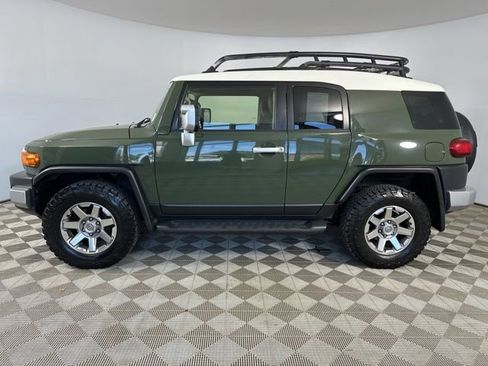 Used 2014 Toyota FJ Cruiser 4WD w/ Upgrade Package image 4