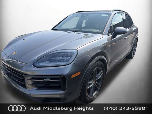 Used 2024 Porsche Cayenne AWD/4WD image 1